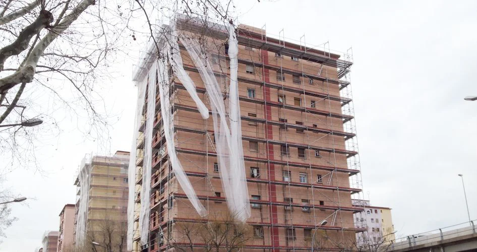 Quince mil metros cuadrados de andamio en Badalona - Imagen destacada