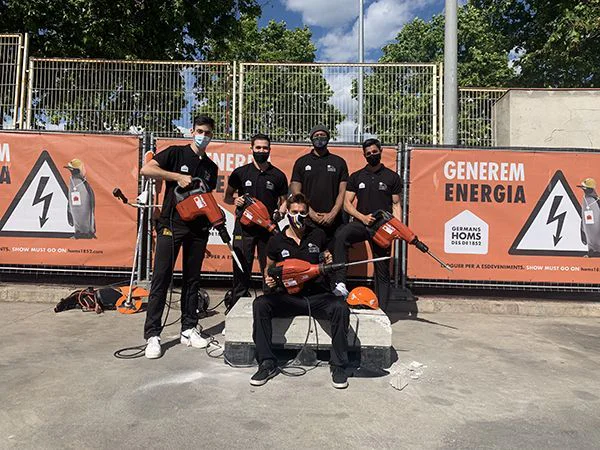 Equipo UEM Germans Homs con martillos Hilti