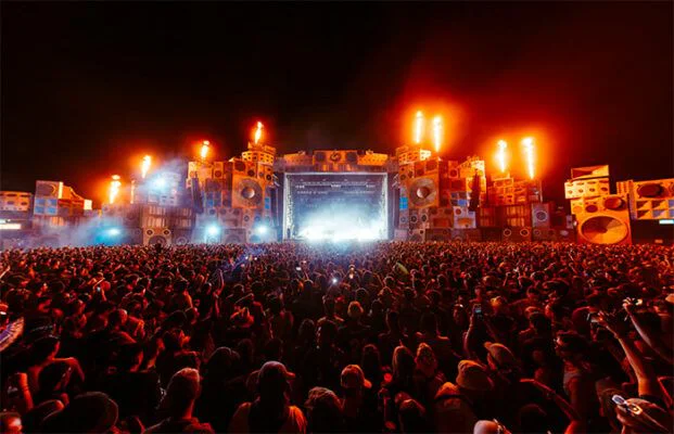 alquiler escenario mega media luna