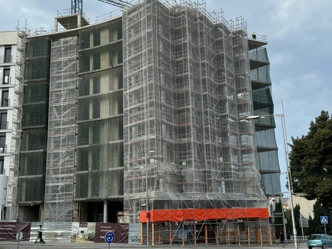 Andamio para fachada de 1300 m2