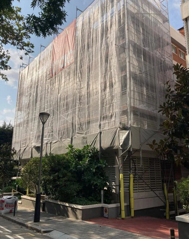 Andamio para fachada de 425 m2