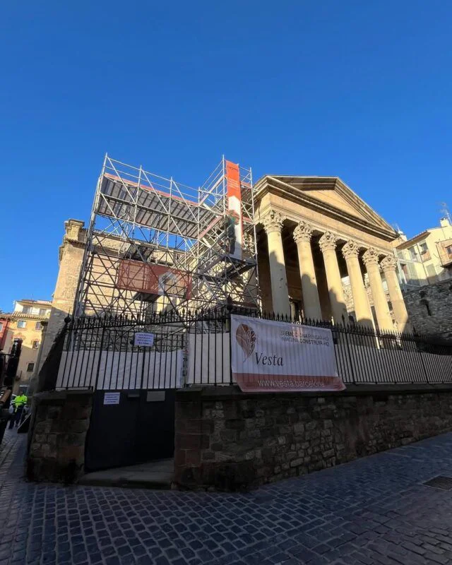 Andamio Allround para restaurar la cubierta del Templo Romano de Vic | Enero 2025