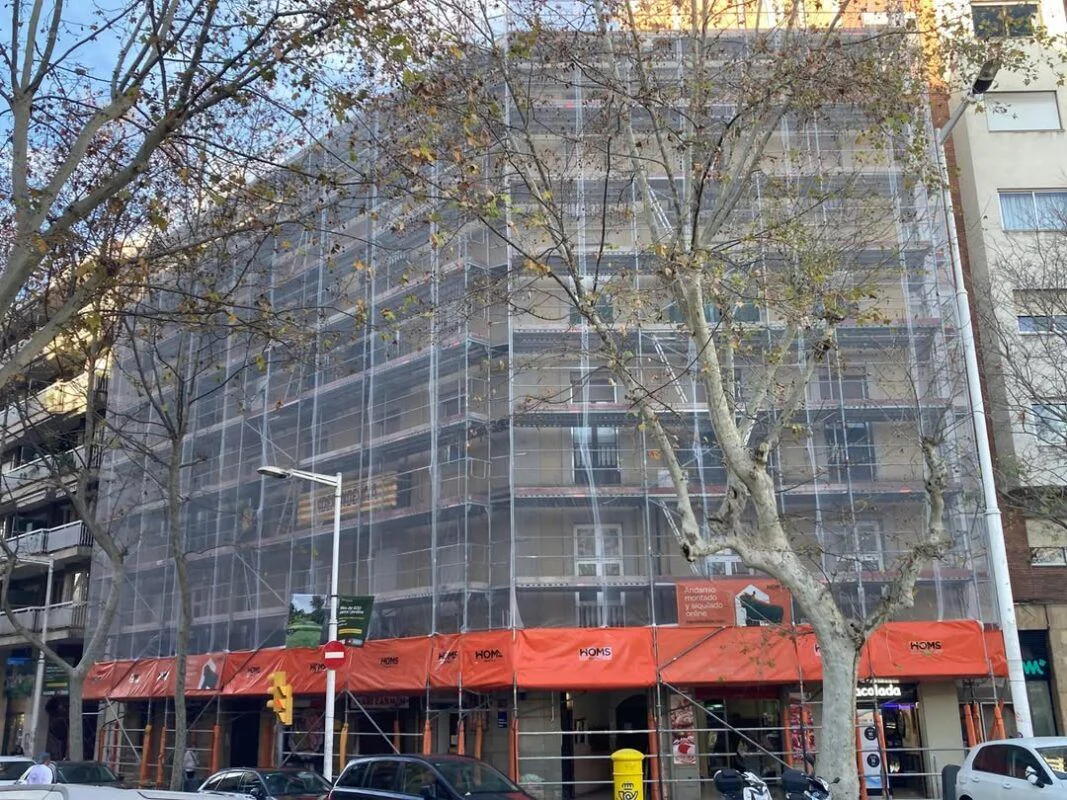 Andamio para fachada de 703 m2 | Febrero 2025