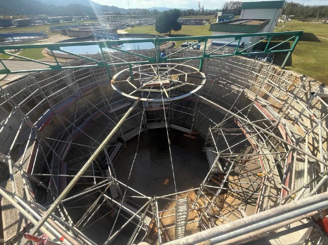 Andamio de 600 m² con el sistema Allround de Layher | Noviembre 2025