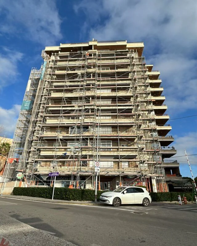 Andamio de 8500 m2 montado con el sistema Blitz | Mayo 2026