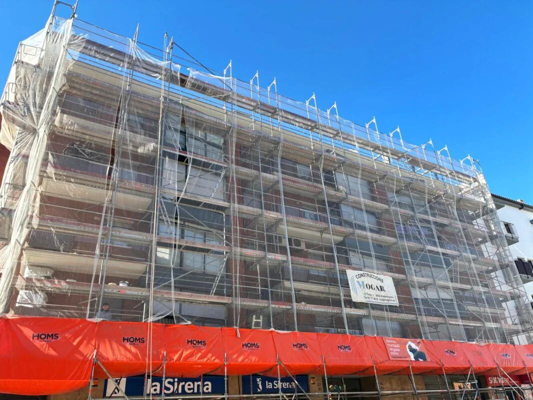 Andamio liso de 490 m2 | Mayo 2026