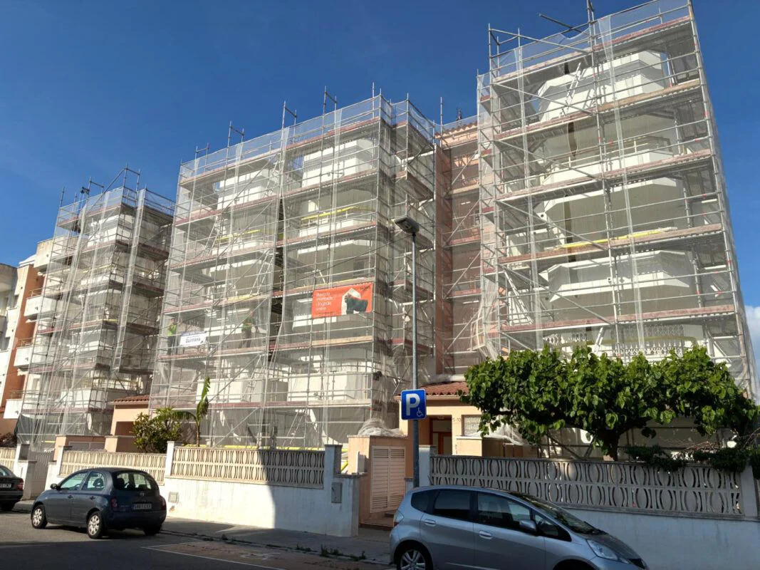 Tres andamios Blitz de 1460 m2 | Mayo 2026