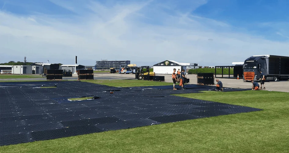 Plataforma de protección de suelo para eventos