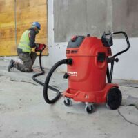 Aspirador industrial Hilti VC 60M-X en obra de construcción