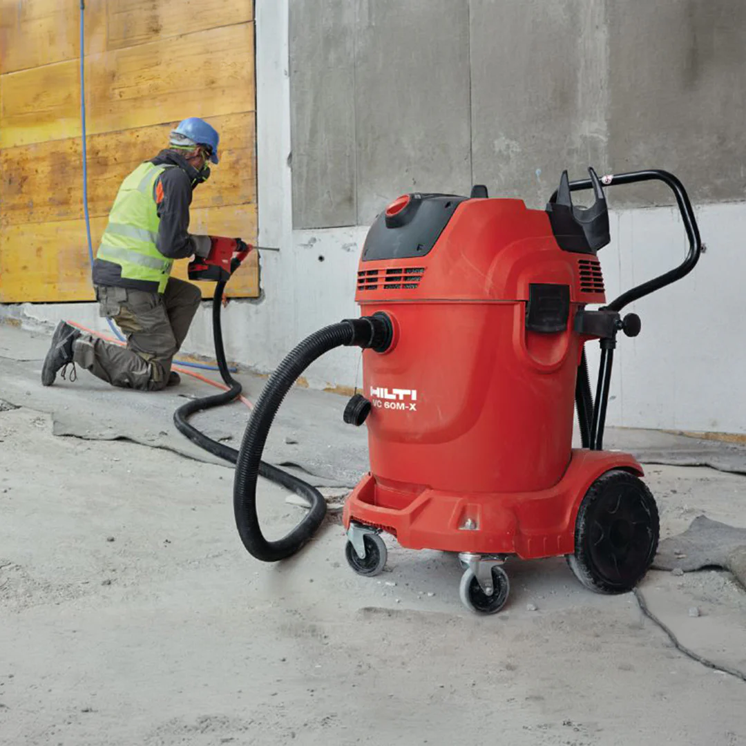 Aspirador industrial Hilti VC 60M-X en obra de construcción